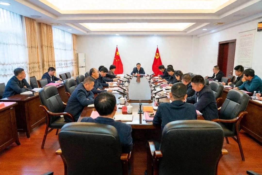 连城县委常委班子召开2025年度民主生活会