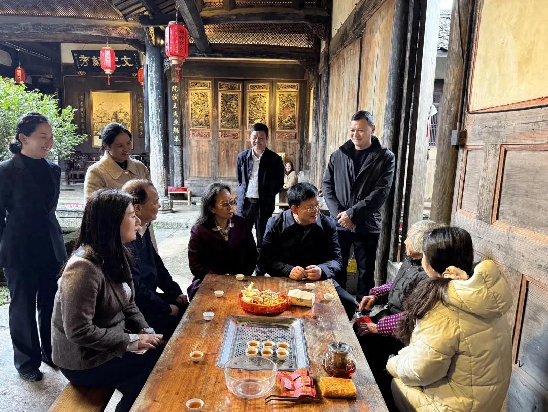 中国人权发展基金会来莲开展慰问活动