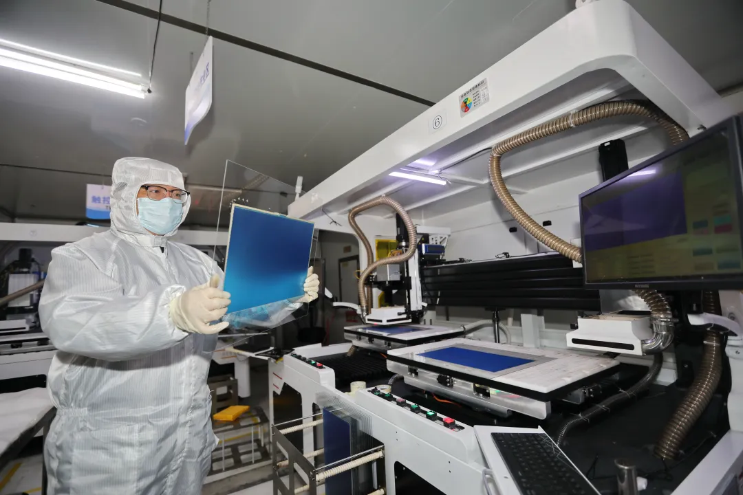 连城中触电子：满产赶单开新局 科创赋能拓赛道