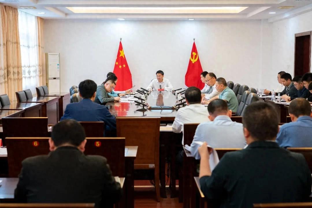 连城县委常委会召开会议，传达贯彻习近平总书记重要讲话精神和全国两会精神