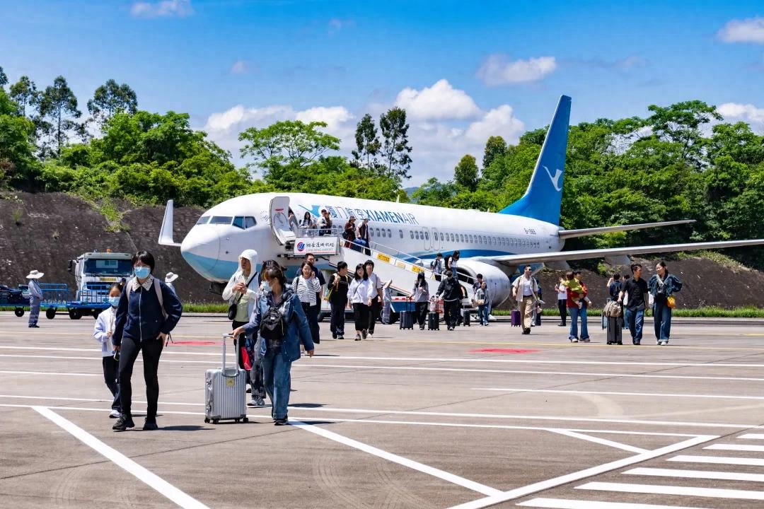冠豸山机场：迎来五一假期首日客流高峰