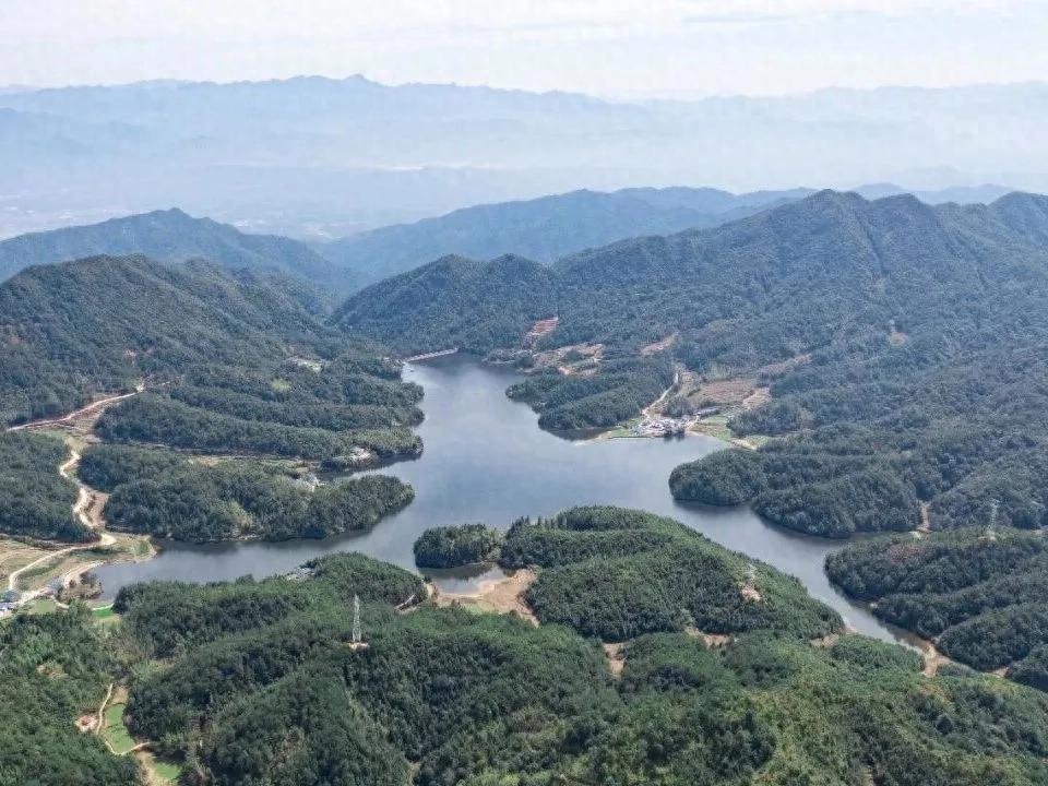 碧水润冠豸 治河谱新篇——连城入选全省2025年度河长制湖长制工作激励县