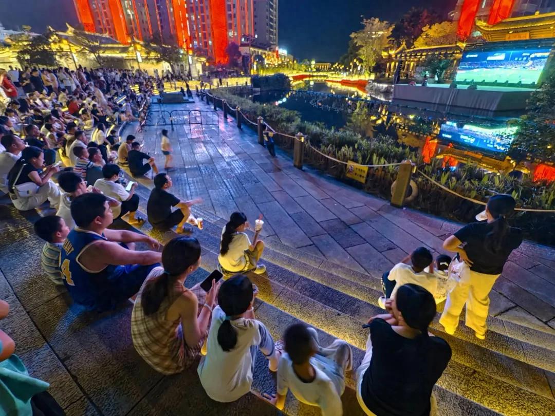 连城：闽超点亮古街 文体激活夜经济