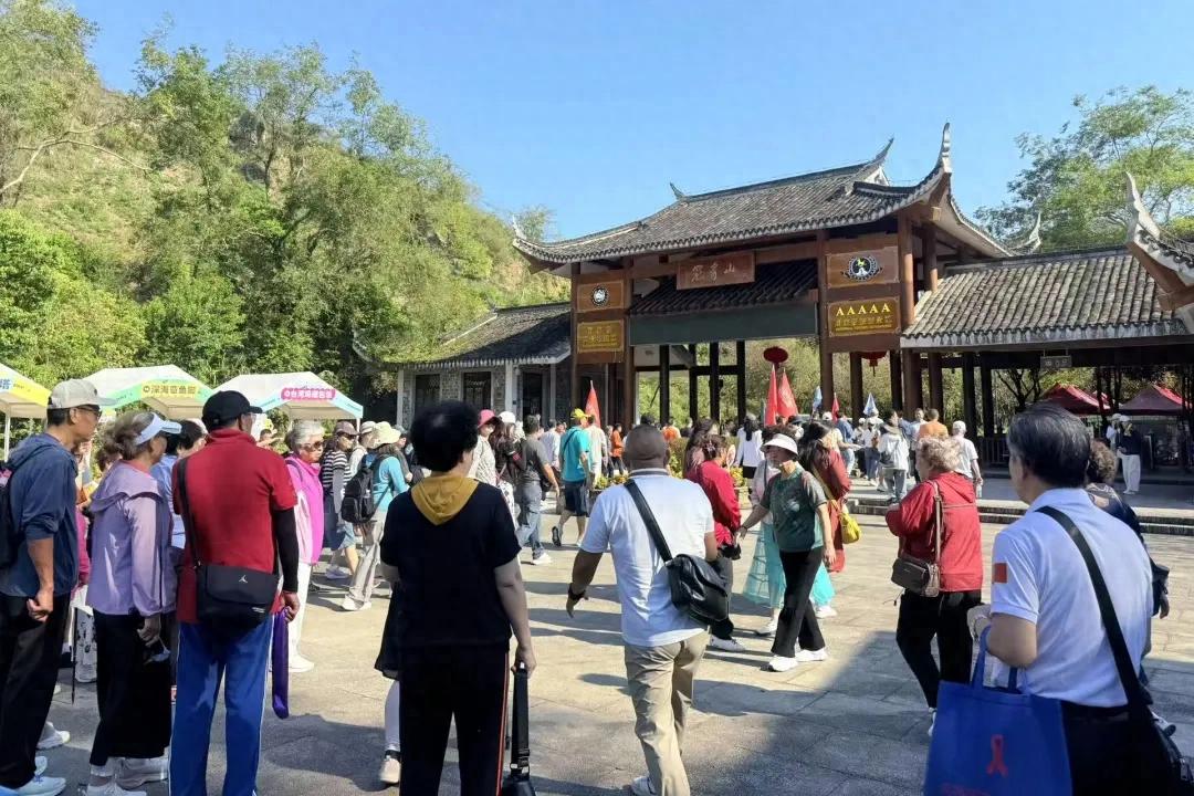 【文旅发展跨越】冠豸山推出重阳节惠民举措 60周岁以上长者可免套票游览